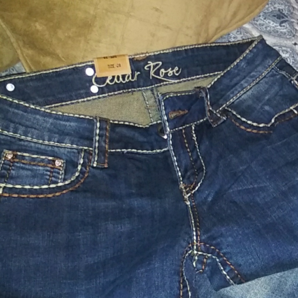 CEDAR ROSE JEANS - Picture 3 of 8